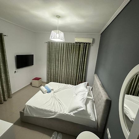 Hotel Elisabet Саранда Екстер'єр фото