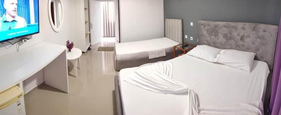 Hotel Elisabet Саранда Екстер'єр фото