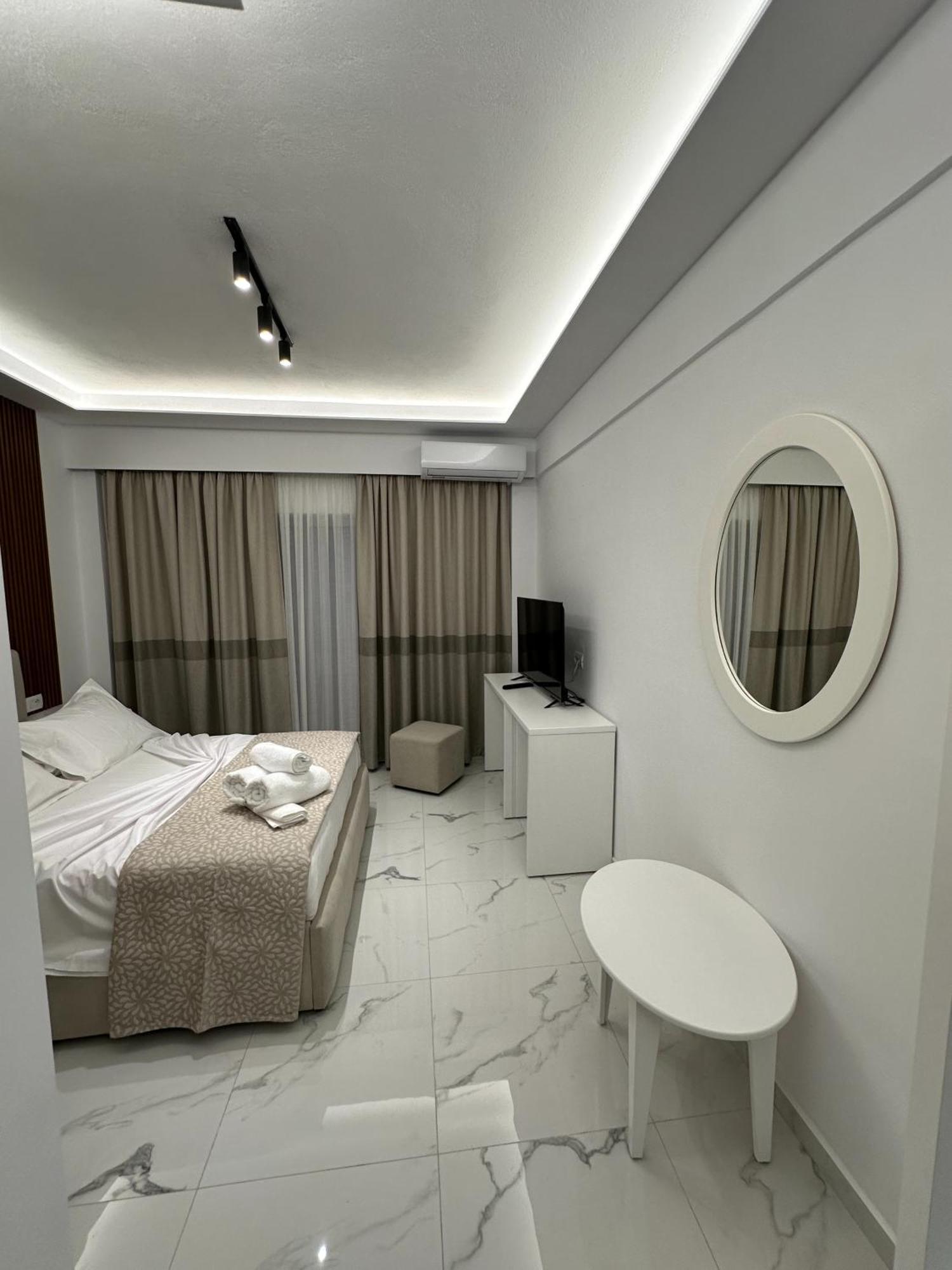 Hotel Elisabet Саранда Екстер'єр фото