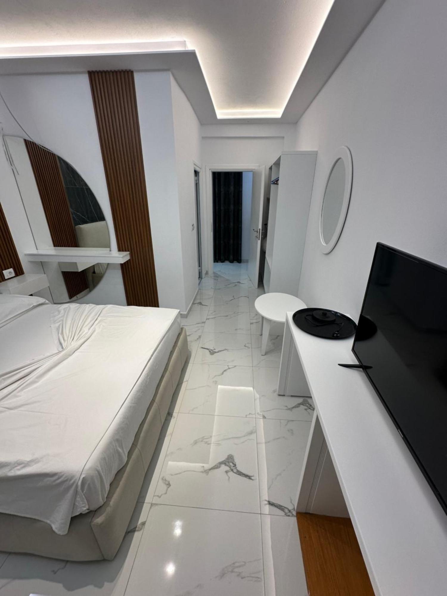 Hotel Elisabet Саранда Екстер'єр фото