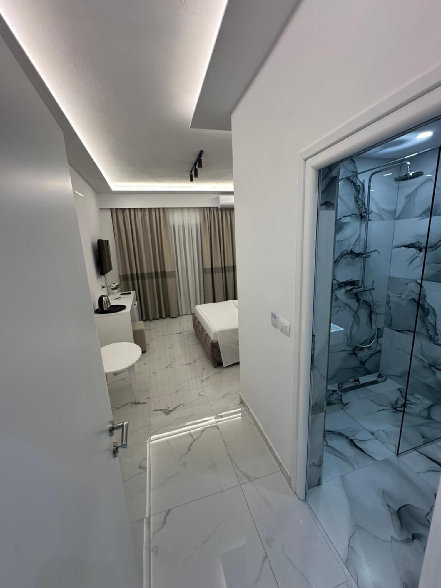 Hotel Elisabet Саранда Екстер'єр фото