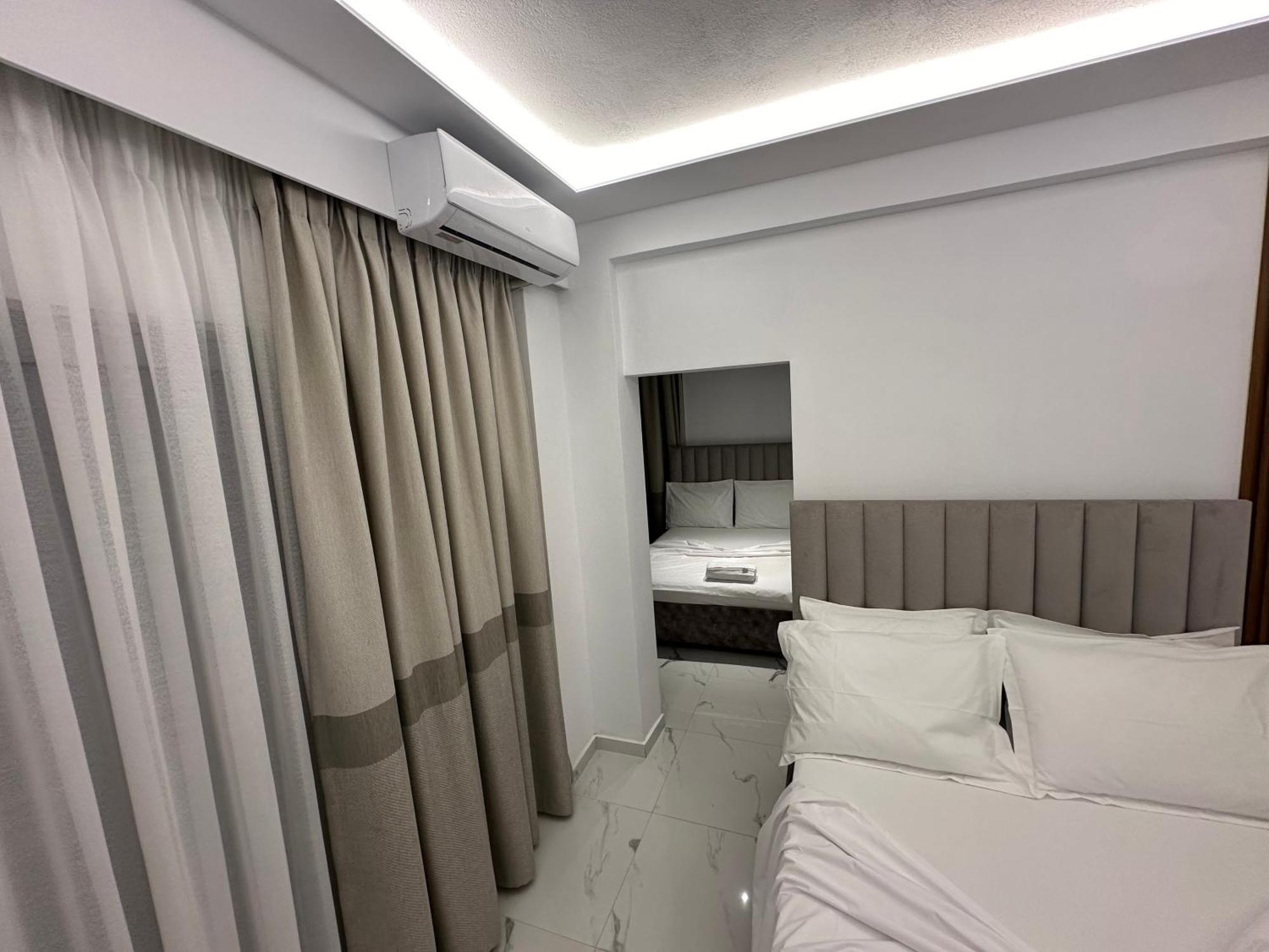 Hotel Elisabet Саранда Екстер'єр фото