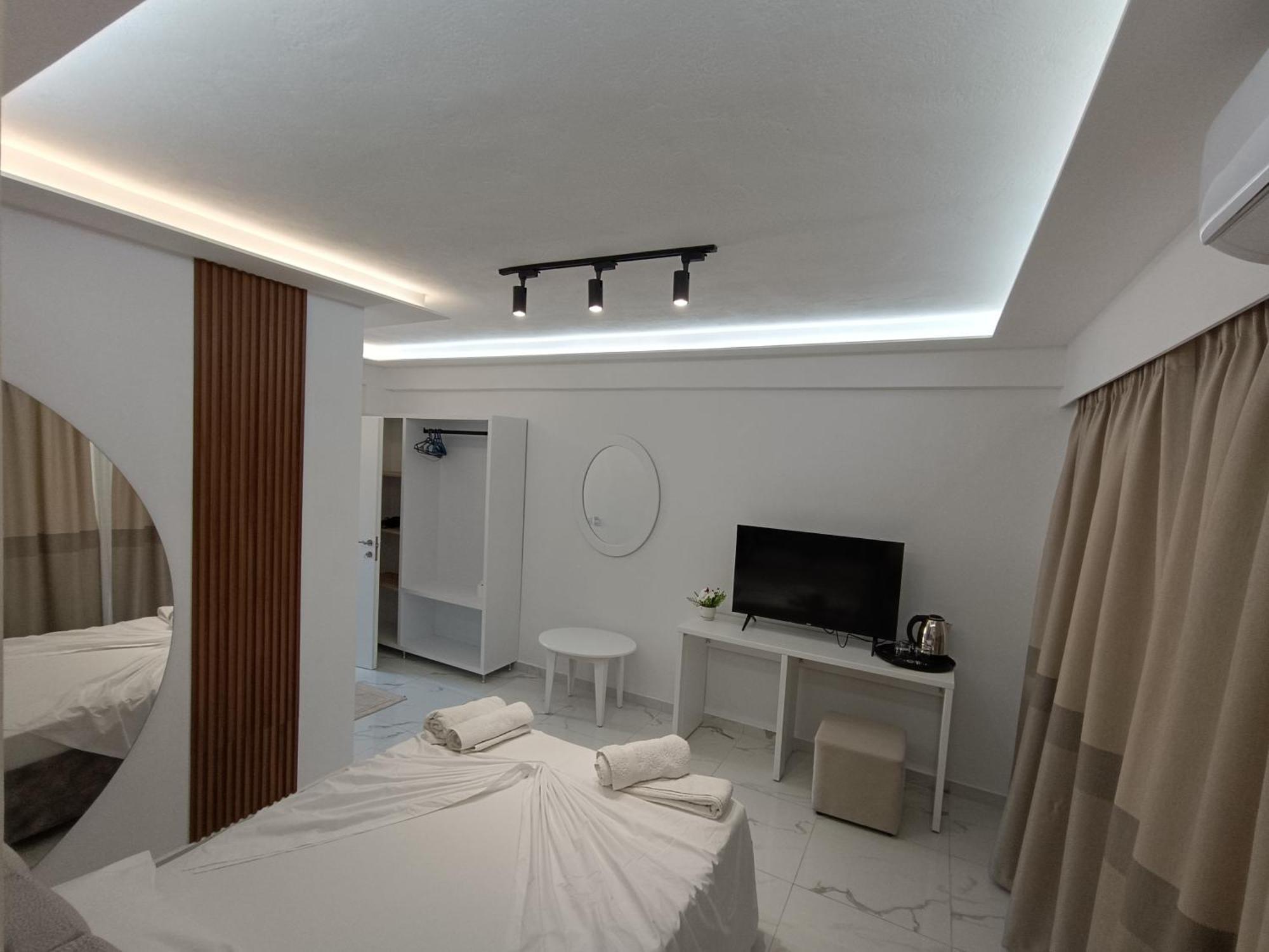 Hotel Elisabet Саранда Екстер'єр фото