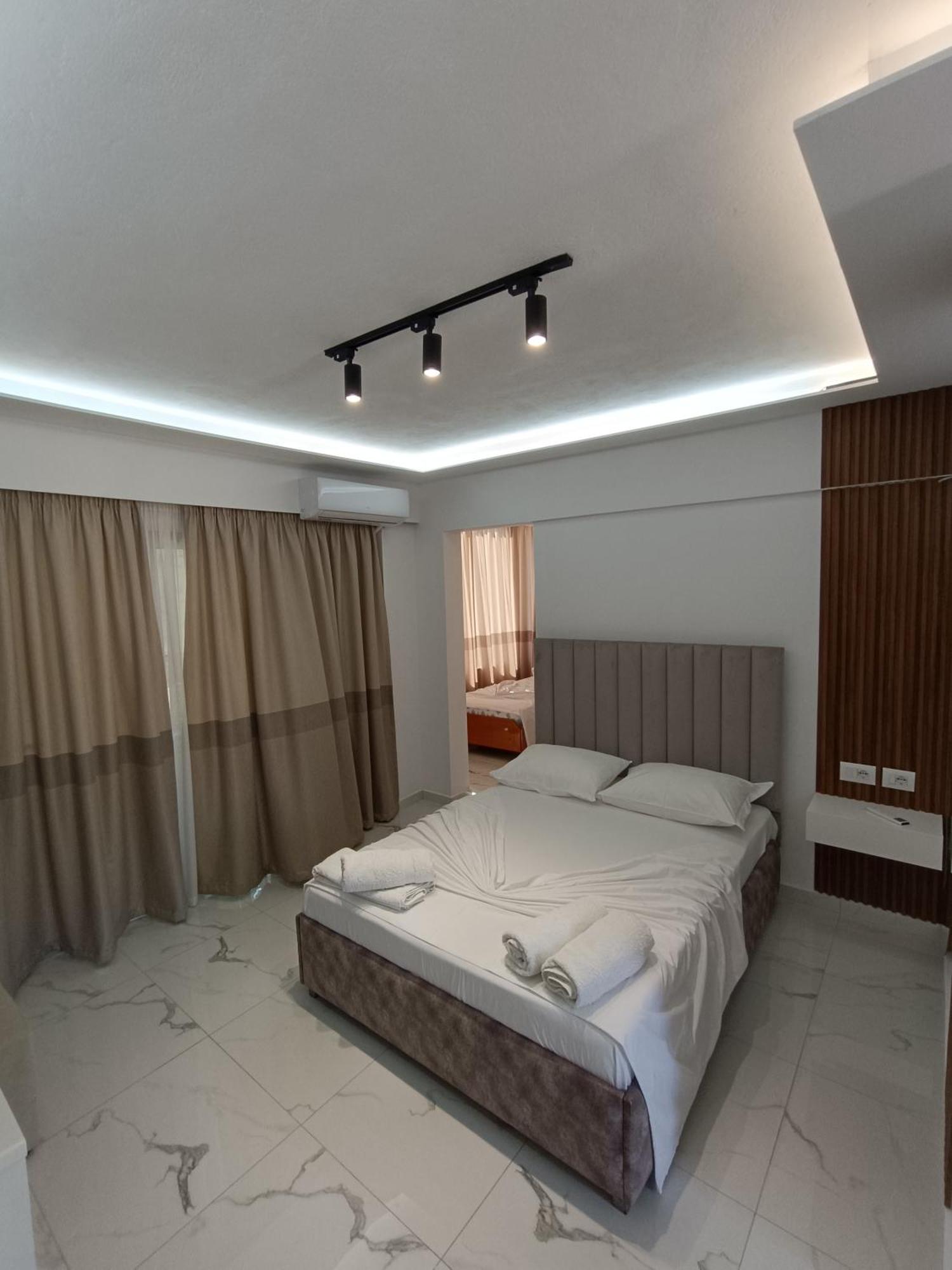 Hotel Elisabet Саранда Екстер'єр фото